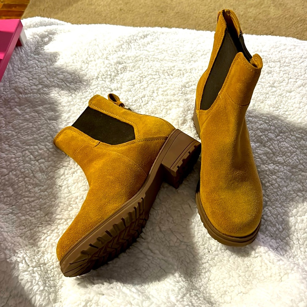 Cole haan suede boots